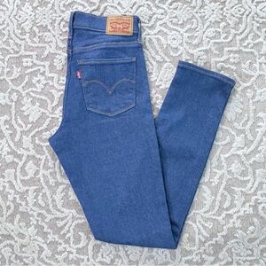 NWOT Levi’s 311 Shaping Skinny Jean